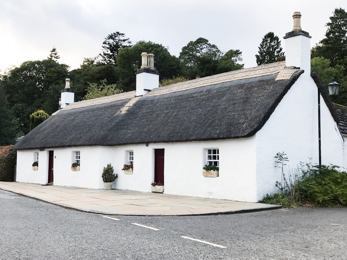 White Cottages with Thatched Roof in Glamis