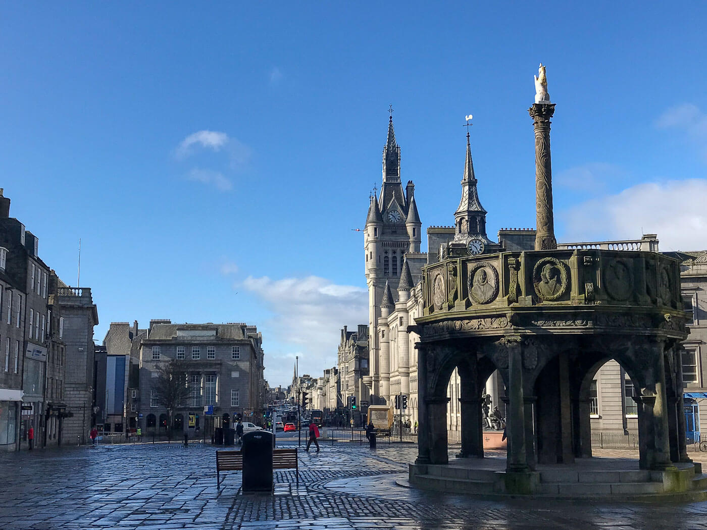 Mercat Cross