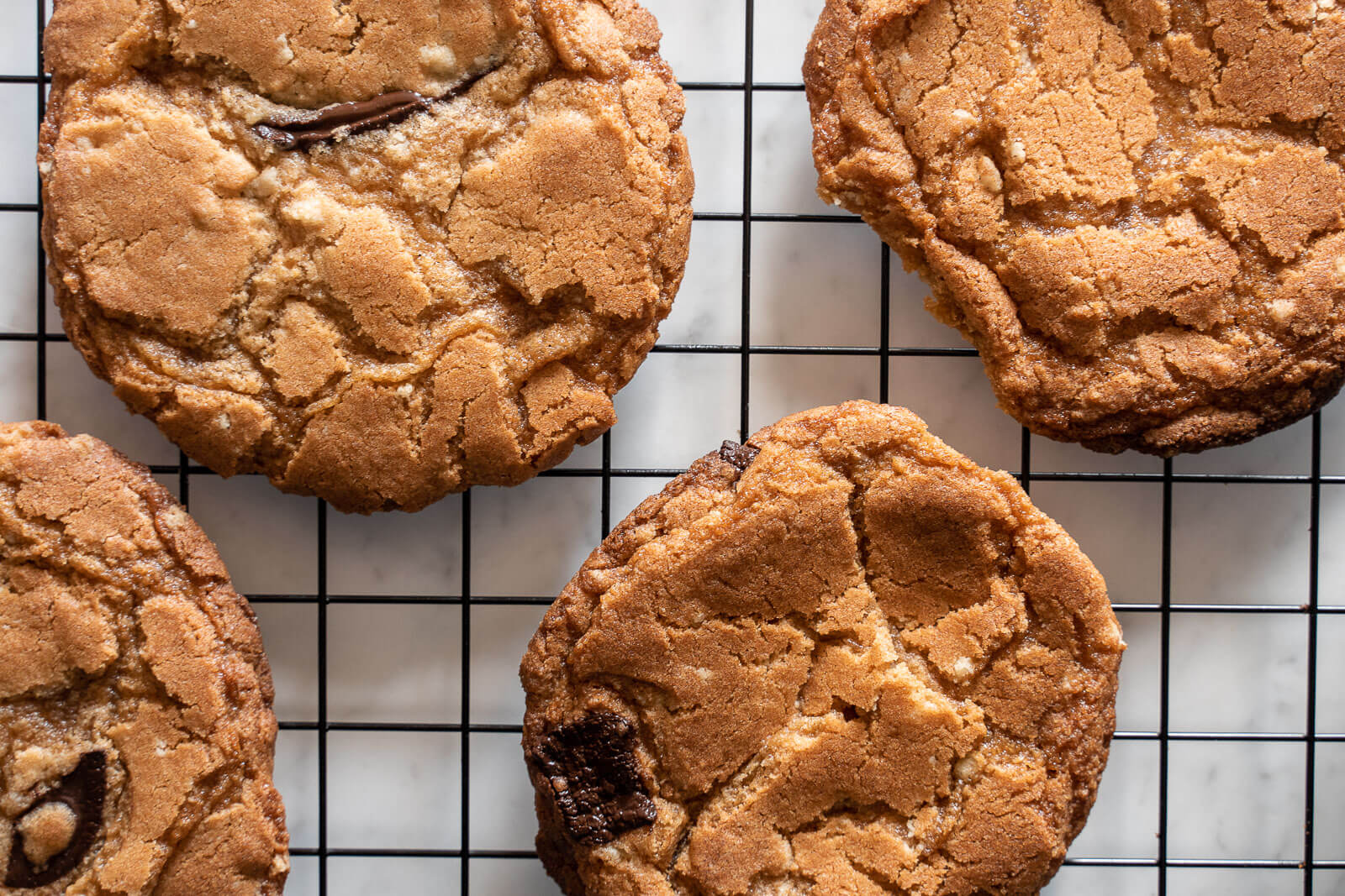Easy Soft and Chewy Gingersnap Cookies Recipe!