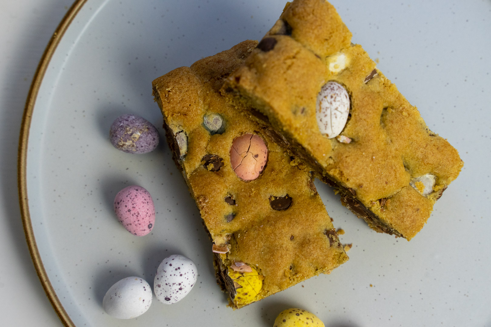 Mini Eggs Cookie Bars Recipe | Easter Cookie Recipes